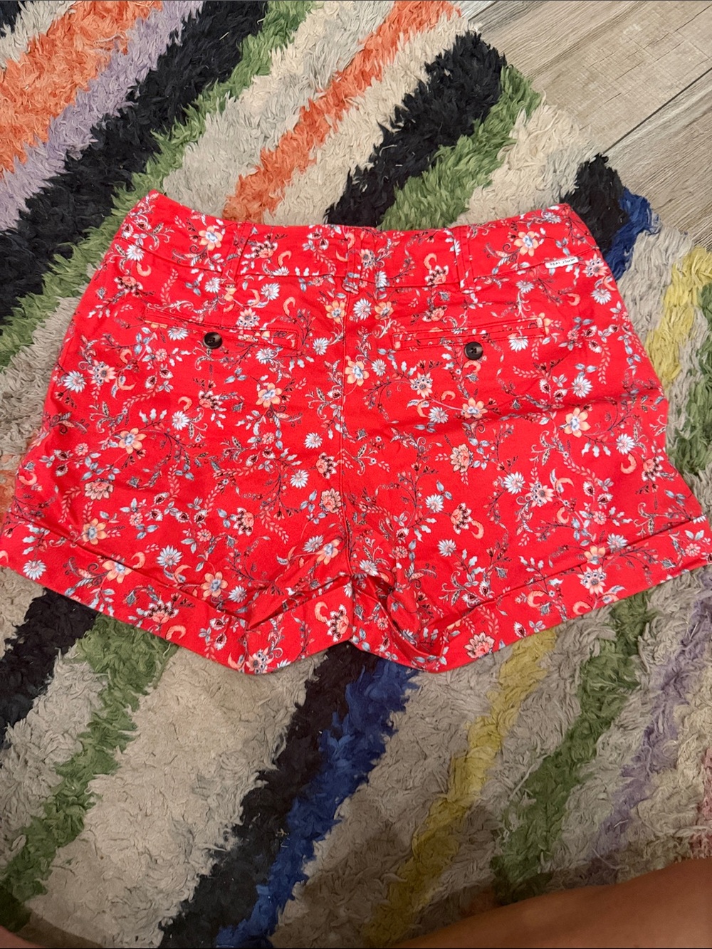 NWT Women’s Red Floral Shorts - Picture 4 of 6